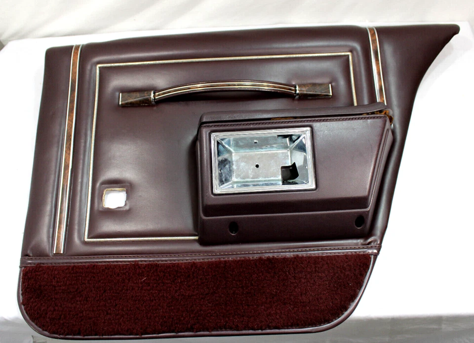 Oldsmobile Custom Cruiser 1987 panel de puerta/reposabrazos interior vagón pasajero trasero Foto 2 de 4