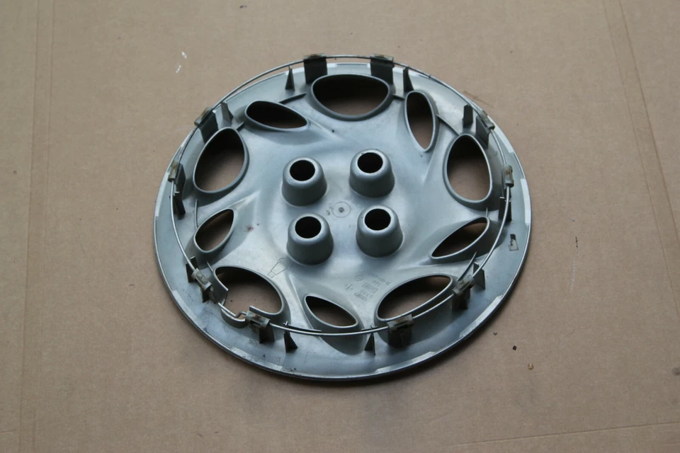 Tapacubos Ford Escort 1998-2000 14" cubierta rueda 7012 P/N F8CZ-1130-AB Foto 2 de 2