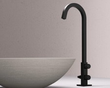 Anti Freezing Outdoor Courtyard Black Single Cold Basin Faucet Tap Deck Mount