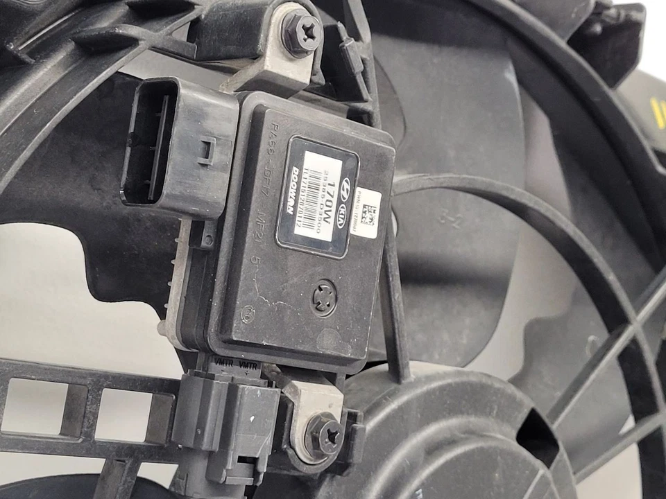 2017 2018 2019 2020 2021 2022 KIA SPORTAGE Radiator Fan Motor Fan Assembly FWD  - Image 3 of 4
