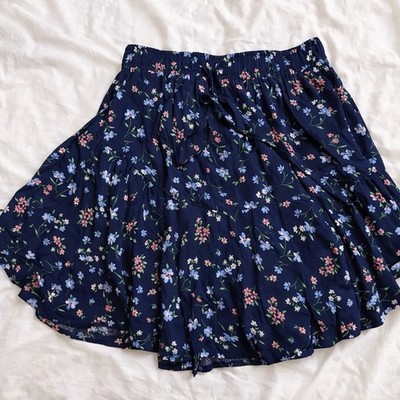 Francesca s Navy Floral Tiered Mini Skirt Womens Size M NWT Boho