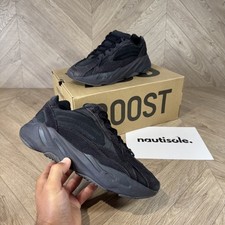 adidas Yeezy Boost 700 V2 Vanta UK7.5 - Great Condition ⚫️⚫️