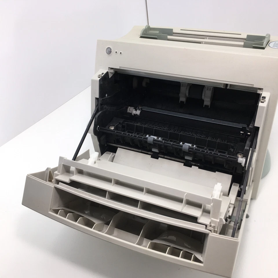 FOR PARTS HP LaserJet 1100 Model C4224A Standard Laser Printer - Image 3 of 4