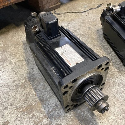 Rexroth Indramat MAC093A-0-LS-4-C/110-B-0/WI524LV 313431 Servomotor