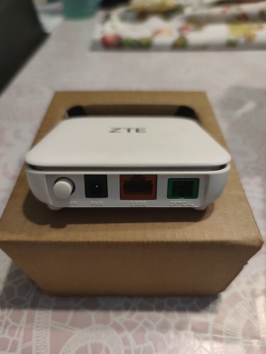 📦 ZTE ZXHN F6005 GPON ONT 2.5G Nuovo – Modem Ottico FTTH – Italiano 🇮🇹 - Zdjęcie 2 z 7