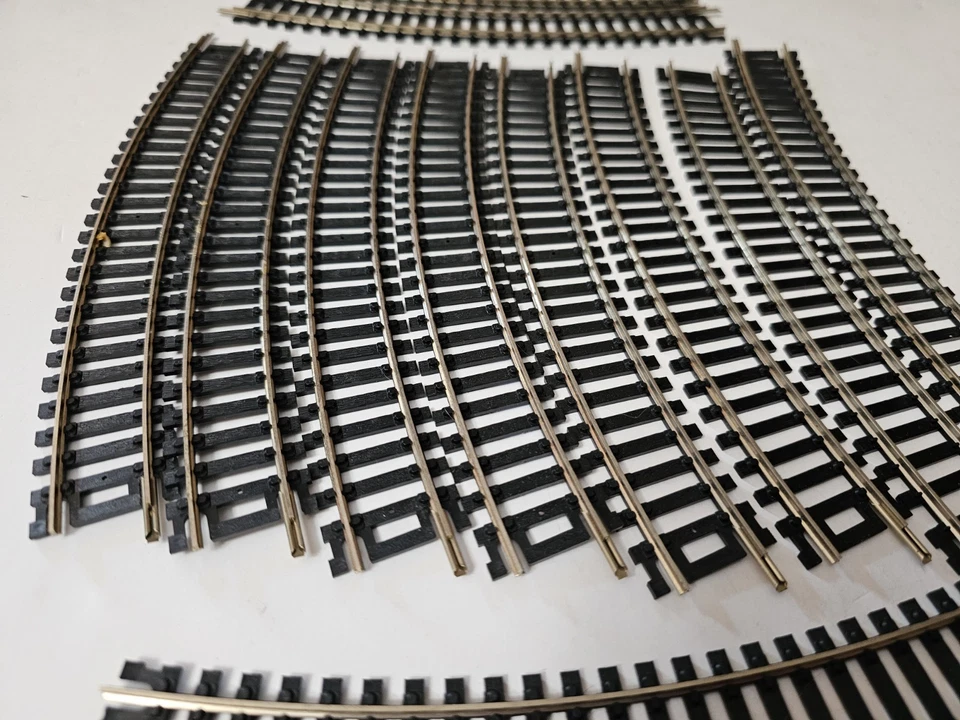 (12) Atlas HO 15" Radius Curve Track, Code 100, NS - Full circle, NEW, loose - Image 4 of 4