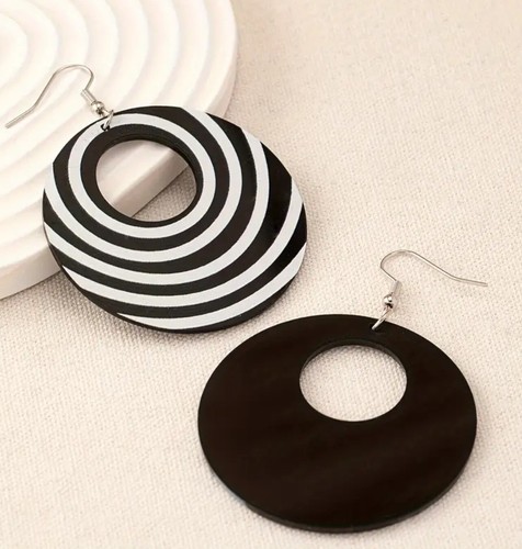 Mod Black & White Circle Earrings - Picture 2 of 3