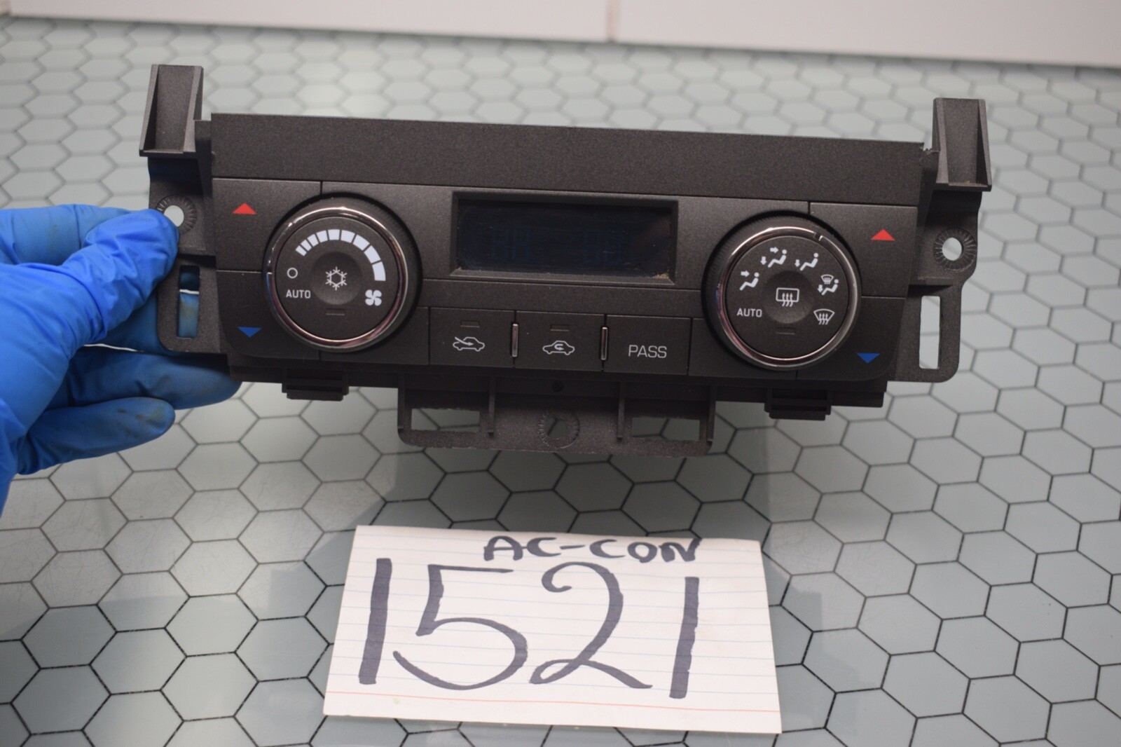 06 07 08 09 10 11 Buick Lucerne AC and Heater Control Used Stock #1521-AC