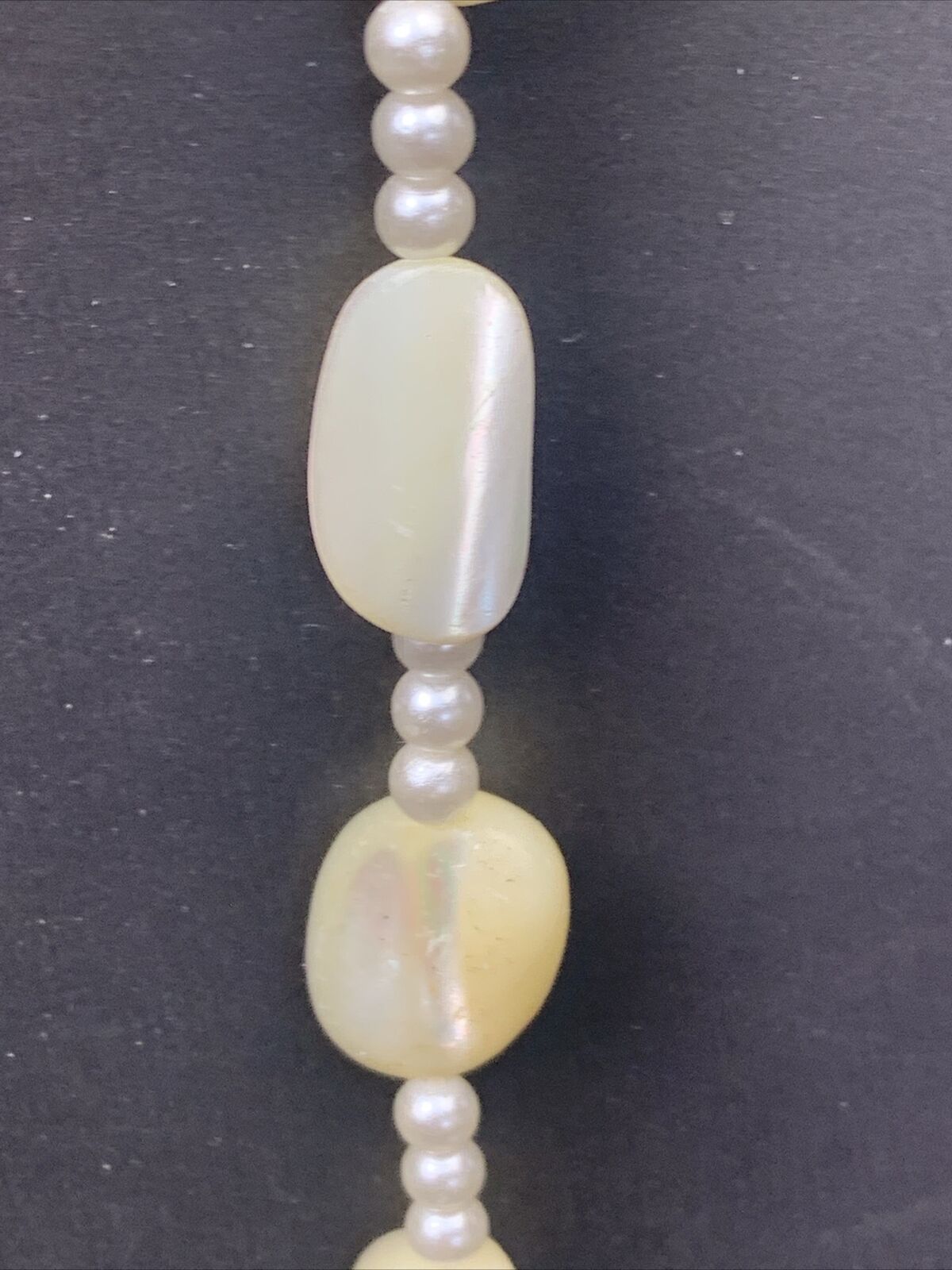 ￼ Vintage Necklace white  mother of pearl imitati… - image 3
