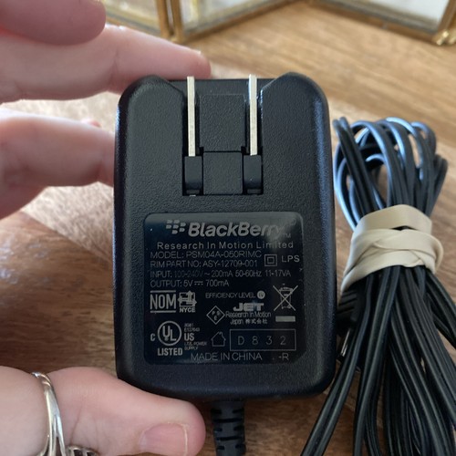 Genuine Blackberry Cell Phone Wall Charger - Picture 2 of 4