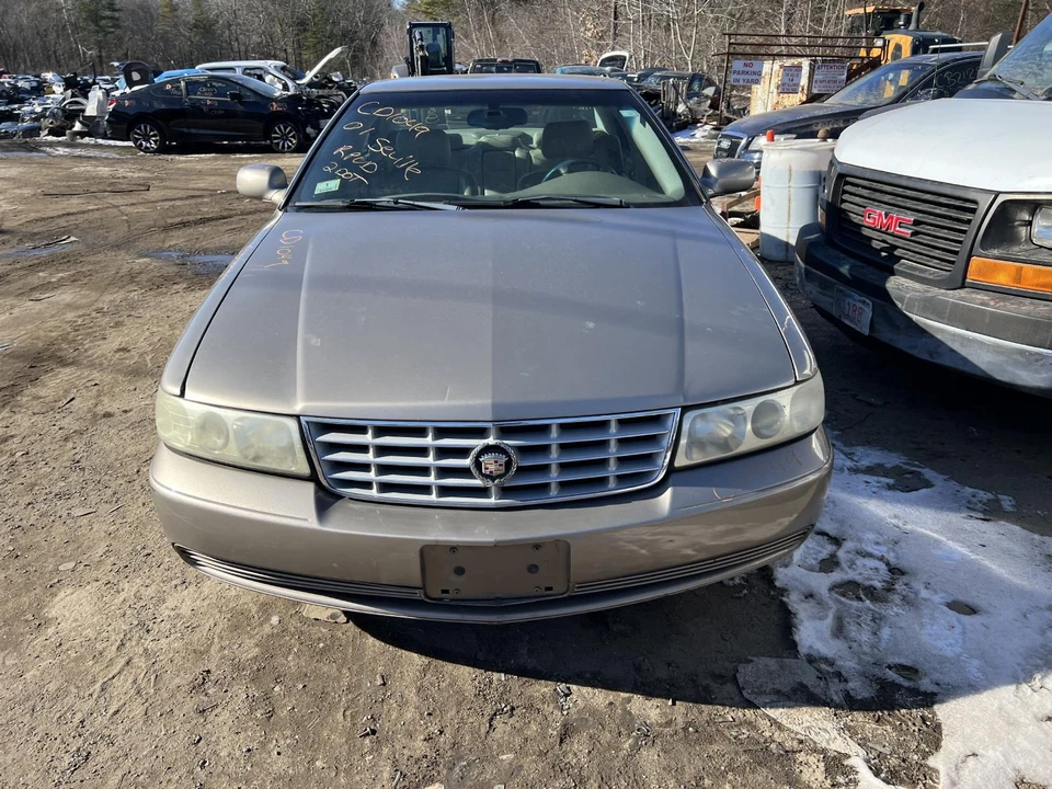 Guardabarros derecho Cadillac Sevilla 98 99 00 01 02 03 04 Foto 2 de 4