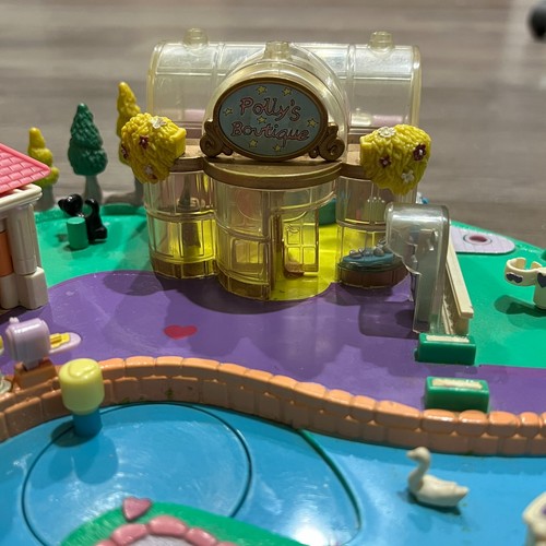 1996 Polly Pocket Magical Movin' Magnetic Pollyville playset by Bluebird - Picture 4 of 10
