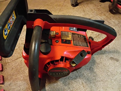 #ad Homelite 200 Classic Chainsaw runs when primed $65.00
