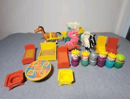 Vintage Little People #993 Play Family Castle Accessories Complete