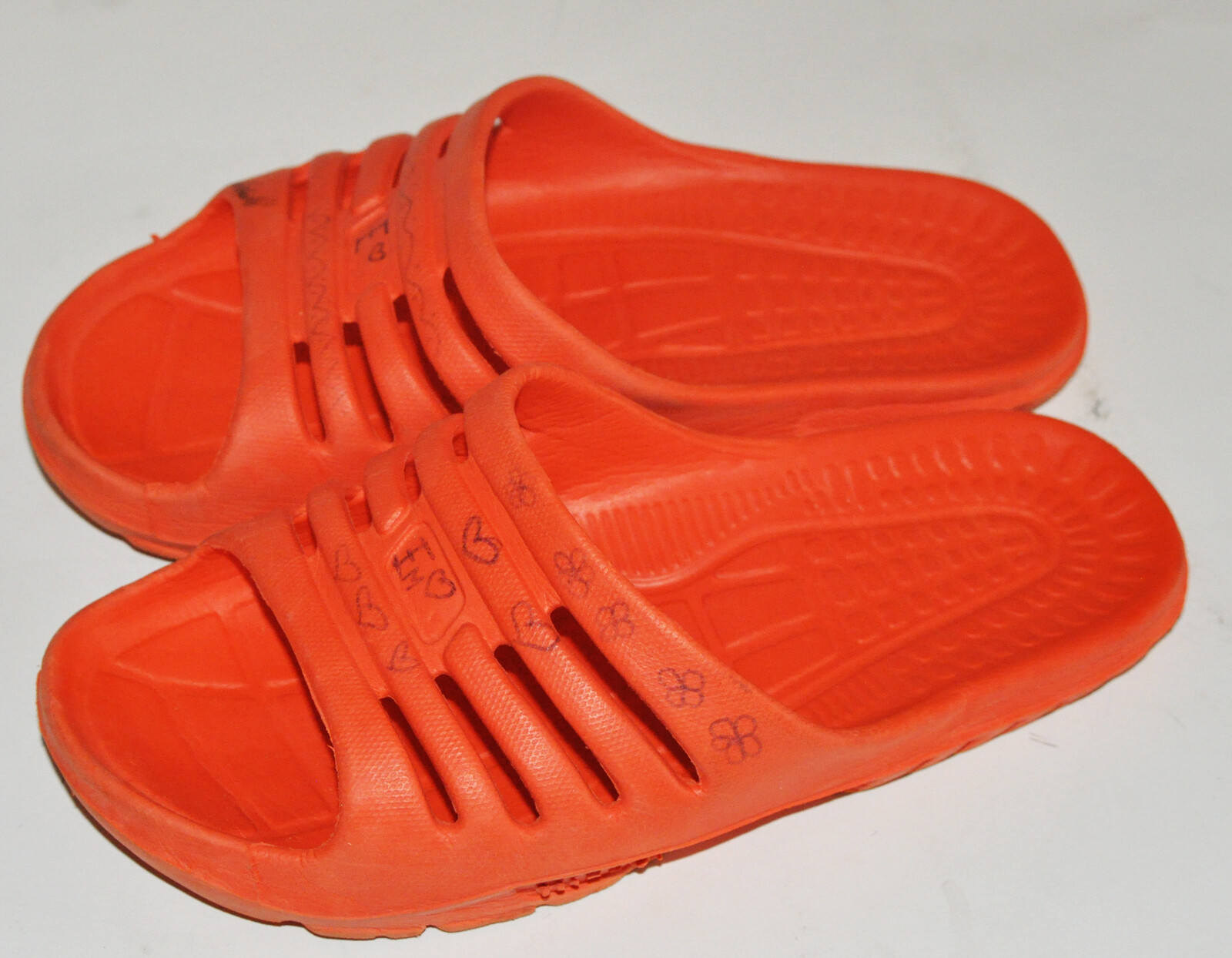 bob barker flip flops