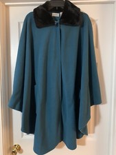 Le Moda Ladies Vintage Button Cape Faux Fur Collar One Size Fits Most
