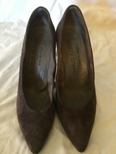 CHARLES JOURDAN Women  s brown suede pump size 7