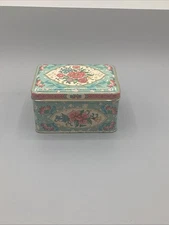 Vintage Floral Tin Designed By Daher Made In England Small 4" x 3" x 2.25"