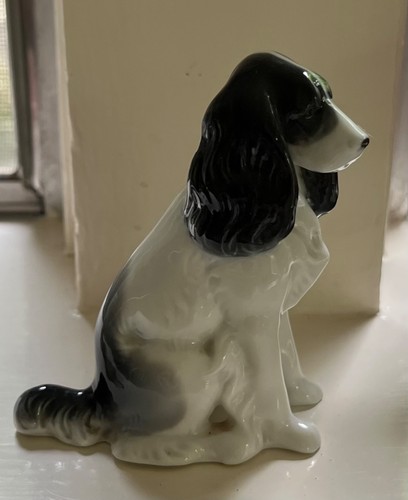 Metzler & Ortloff Germany Porcelain English Springer Spaniel Dog Figurine 3 1/2"