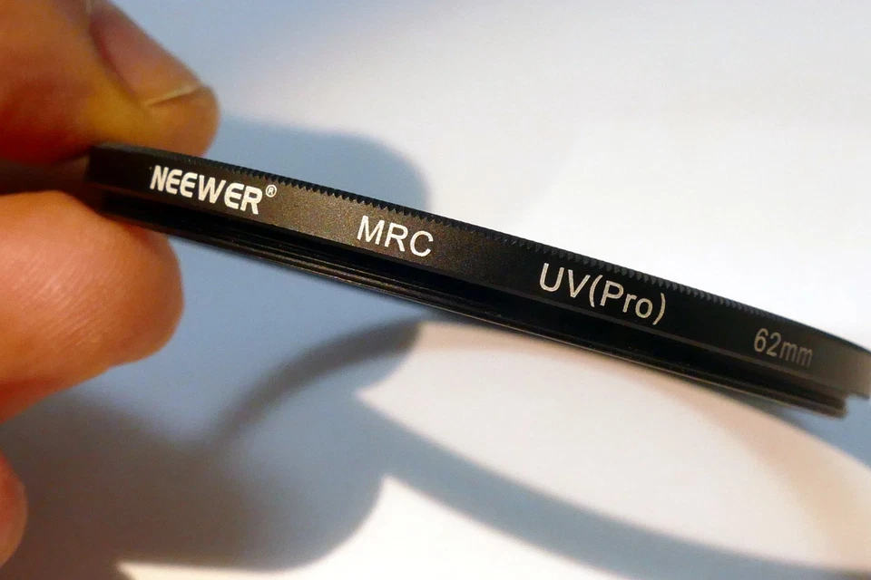 Neewer MRC 62mm Lens Protect clear Filter UV Wide angle Low Profile thin - Image 3 of 4