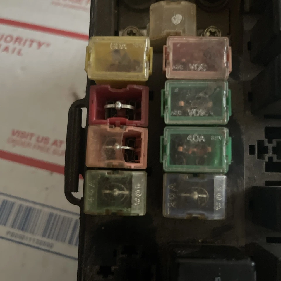 P56019490 Dodge 1996 Ram 2500 3500 Fuse Box Engine Bay Under Hood 1995 1997 H1 - Image 2 of 4