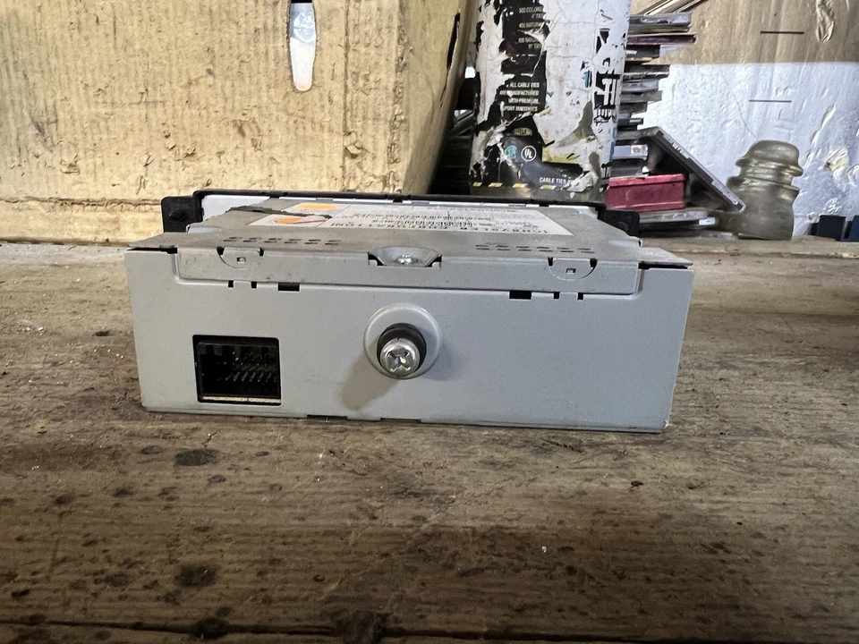 CHRYSLER TOWN AND COUNTRY/CARAVAN DVD PLAYER OEM 2009-2010 - Image 4 of 4