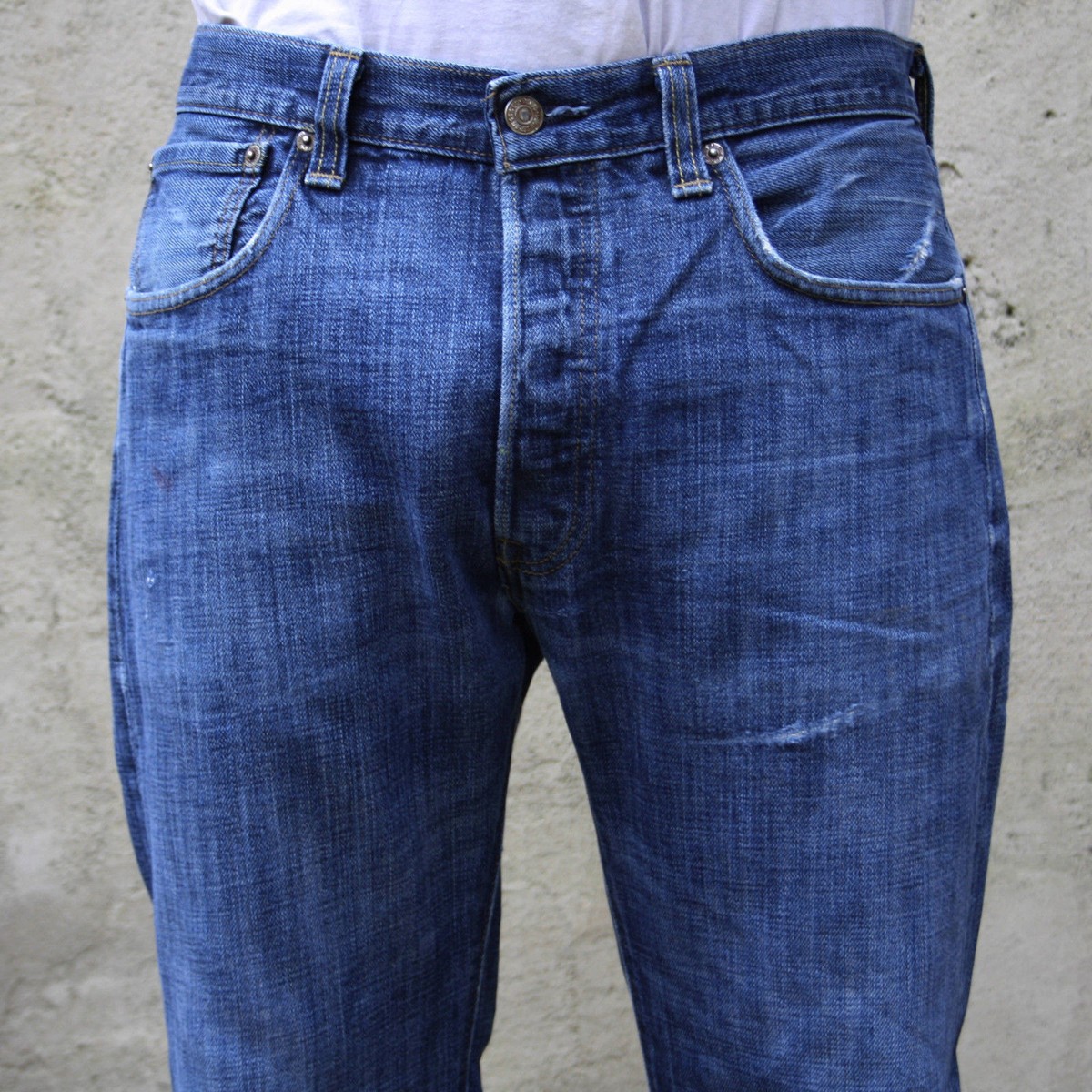 LEVIS 501 VINTAGE JEANS FADED DENIM BLUE 80s RED TAB STRAIGHT LEG W34 L32  LOOK