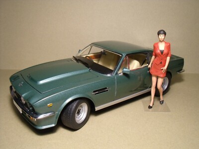 FIGURINE 1/18 PEINTE ROXANNE VROOM POUR AUTOART MINICHAMPS 1/18
