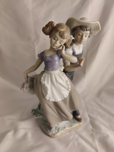 LARGE LLADRO LOVE IN BLOOM FIGURINE 5292 DESIGN BY REGINO TORRIJOS- A/F 10" Tall - Picture 18 of 18