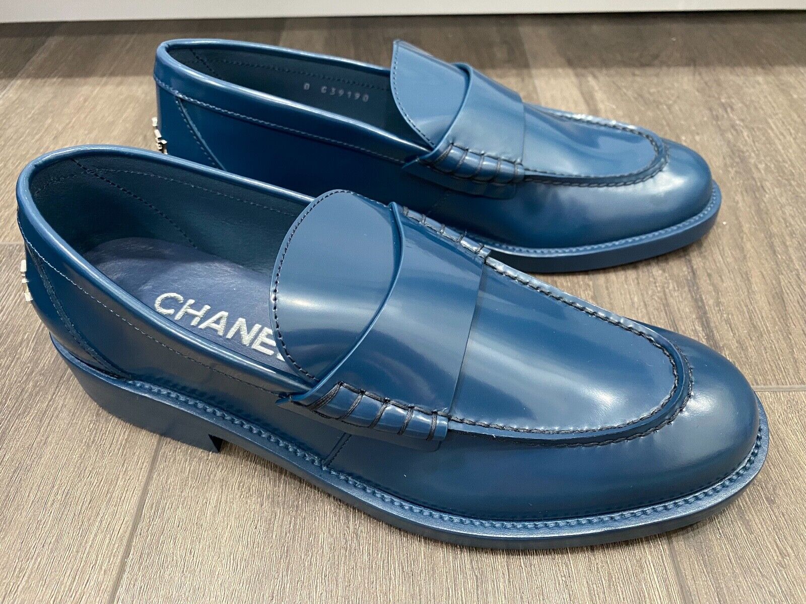 Chanel 2023 Loafers Black Shiny Calfskin 39 23S G39190