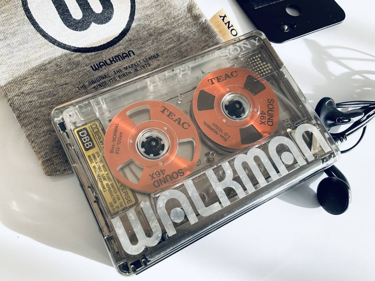 SONY WALKMAN WM-504 Cassette Player with Original boxJunk