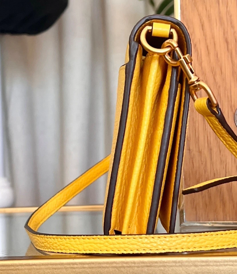 Bandolera Tory Burch Amarilla Mcgraw Cuero con Logo y Correa Ajustable Foto 4 de 4