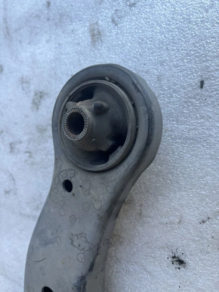 Lexus Es300H 2015 brazo de control inferior delantero izquierdo lado del conductor 48069-06190 Foto 2 de 4