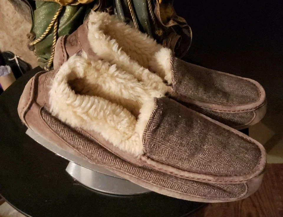 UGG размер 12? МУЖСКИЕ ТАПОЧКИ В СТИЛЕ ЕЛОЧКИ - Изображение 2 из 4