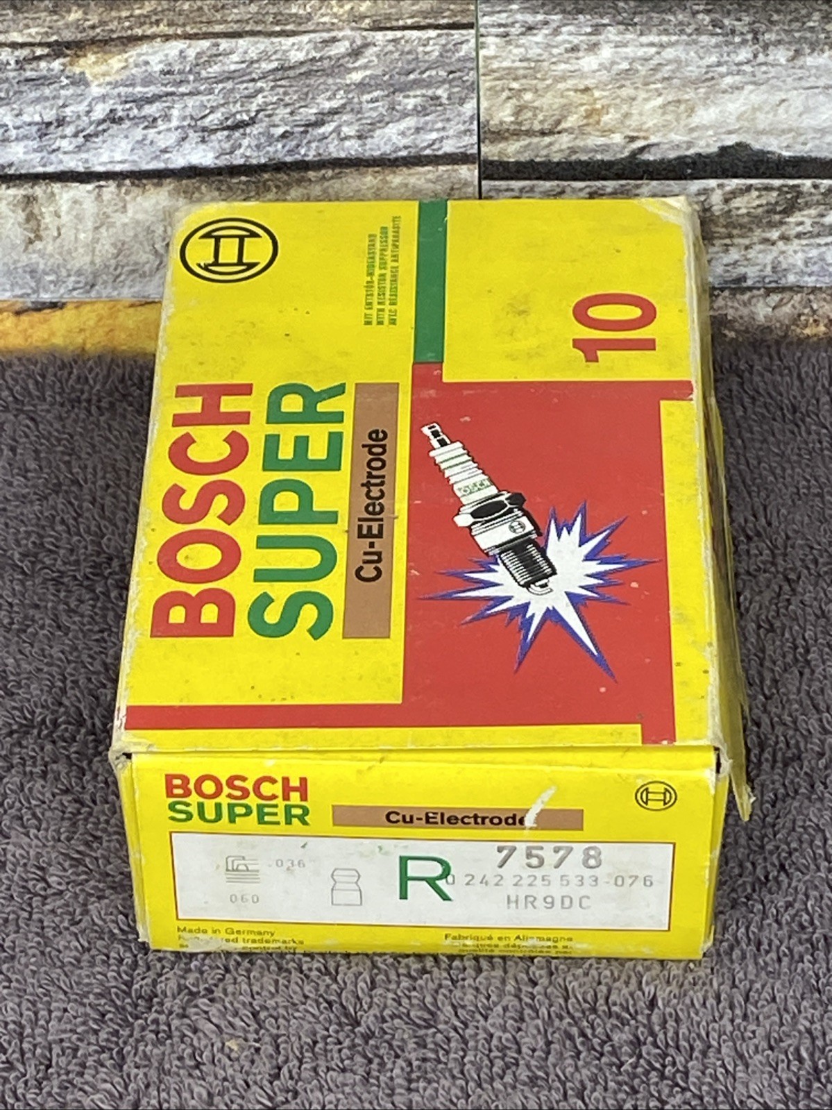 10 Bosch Super 7578 Spark Plug CU Electrode HR9DC New Old Stock NIB