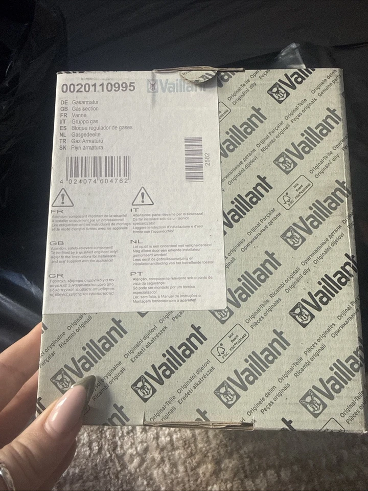 Vaillant 0020110995 Gas Valve - Image 1 of 1