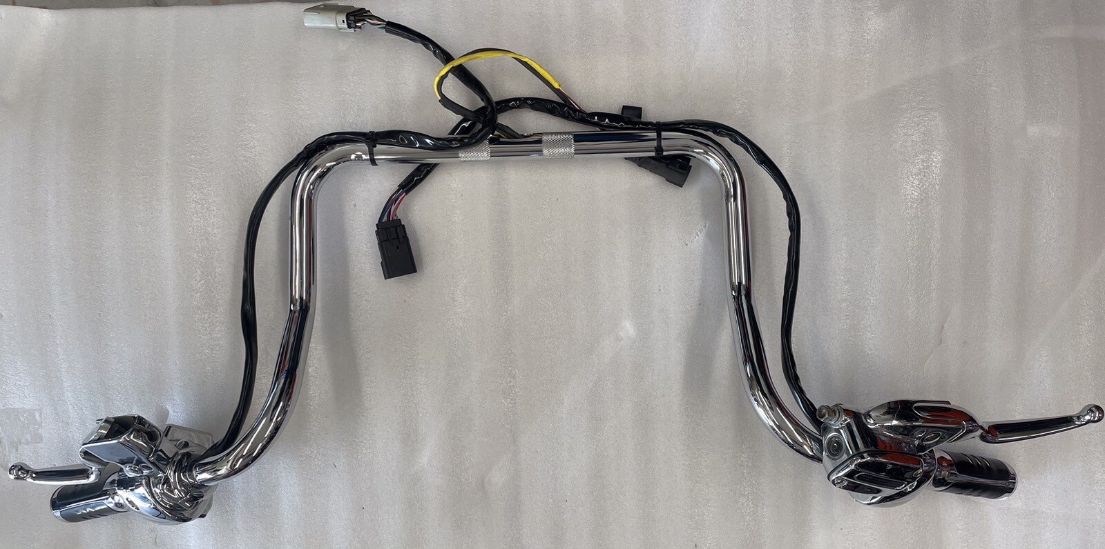 Harley Davidson 12” Handlebars With Chrome Switch Housings, Master