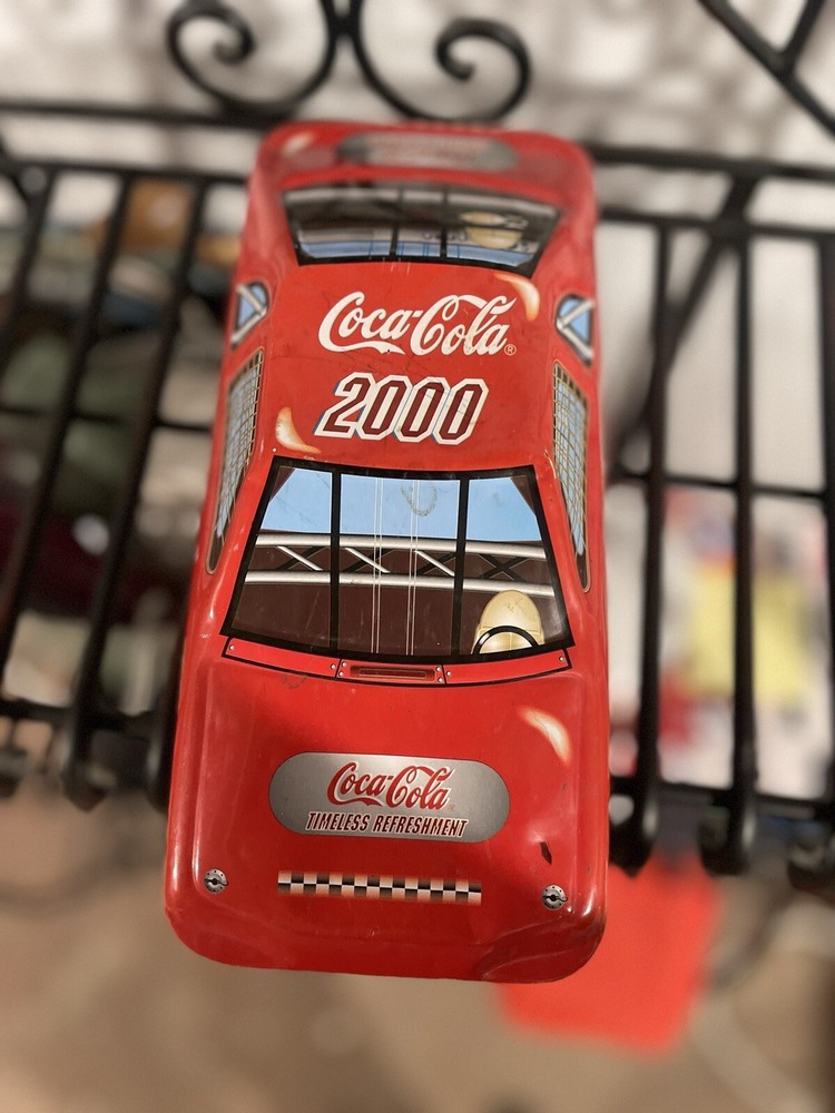 Coca-Cola Timeless Refreshment Race Car Collectible Storage Tin 2000 VTG COKE!!