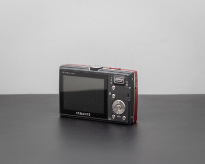 Samsung L200 10.2 MP Digital Camera - Red Parts or Repair