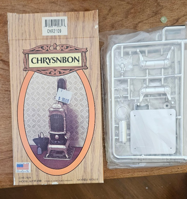 NIB 1:12 Chrysnbon Heritage In Miniatures Kit F-210 Parlor Stove & Accessories
