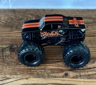 2026 Spin Master Monster Jam MAYHEM Car New 1:64