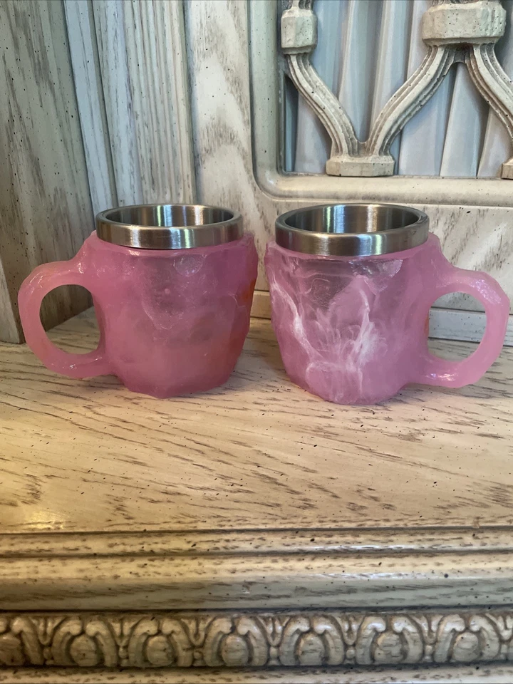 Tazas de resina de colección con aspecto de cristal rosa con tazas interiores de acero inoxidable - Juego de 2 Foto 2 de 4