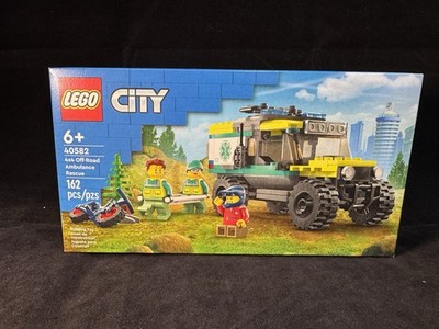 LEGO CITY: 4x4 Off-Road Ambulance Rescue (40582)