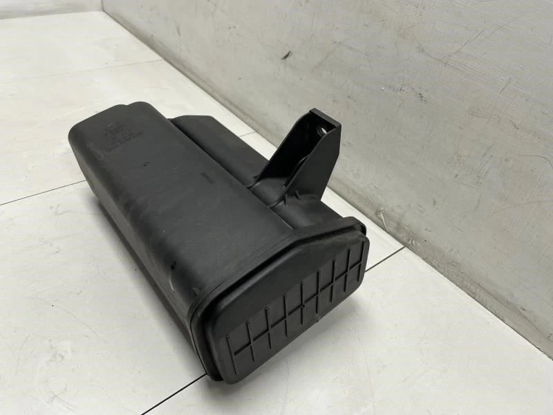 Land Rover Range Rover HSE 2004 bote de filtro de carbón evap de combustible OEM+  Foto 3 de 4