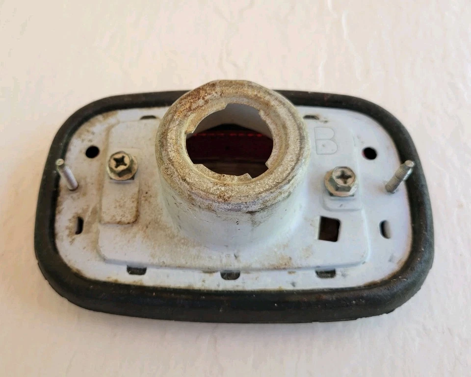 1971 1972 1973 Chevrolet Vega Reverse Back Up Tail Light Fixture OEM A - Image 4 of 4