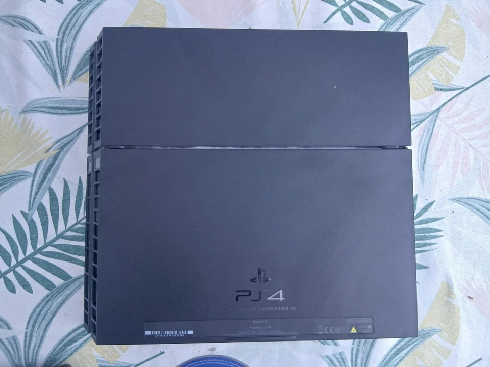 Sony PlayStation 4, photo 4 sur 5