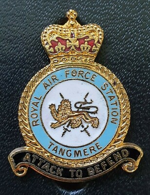 RAF Royal Air Force Station Emaille Abzeichen - Tangmere - Angriff zur Verteidigung - QC