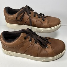 UGG 1105193k brown leather kids Sneakers, Size 5, Good Condition.