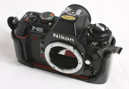 Nikon N2000 or F-301, N2020 or F-501 AF/MF film camera - Afbeelding 1 van 8