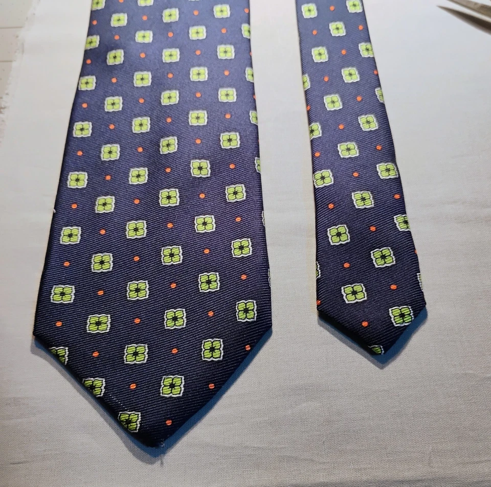 Corbata clásica para hombre Talbot's, azul marino con patrón pequeño, hecha a mano EE. UU., envío gratuito Foto 2 de 3